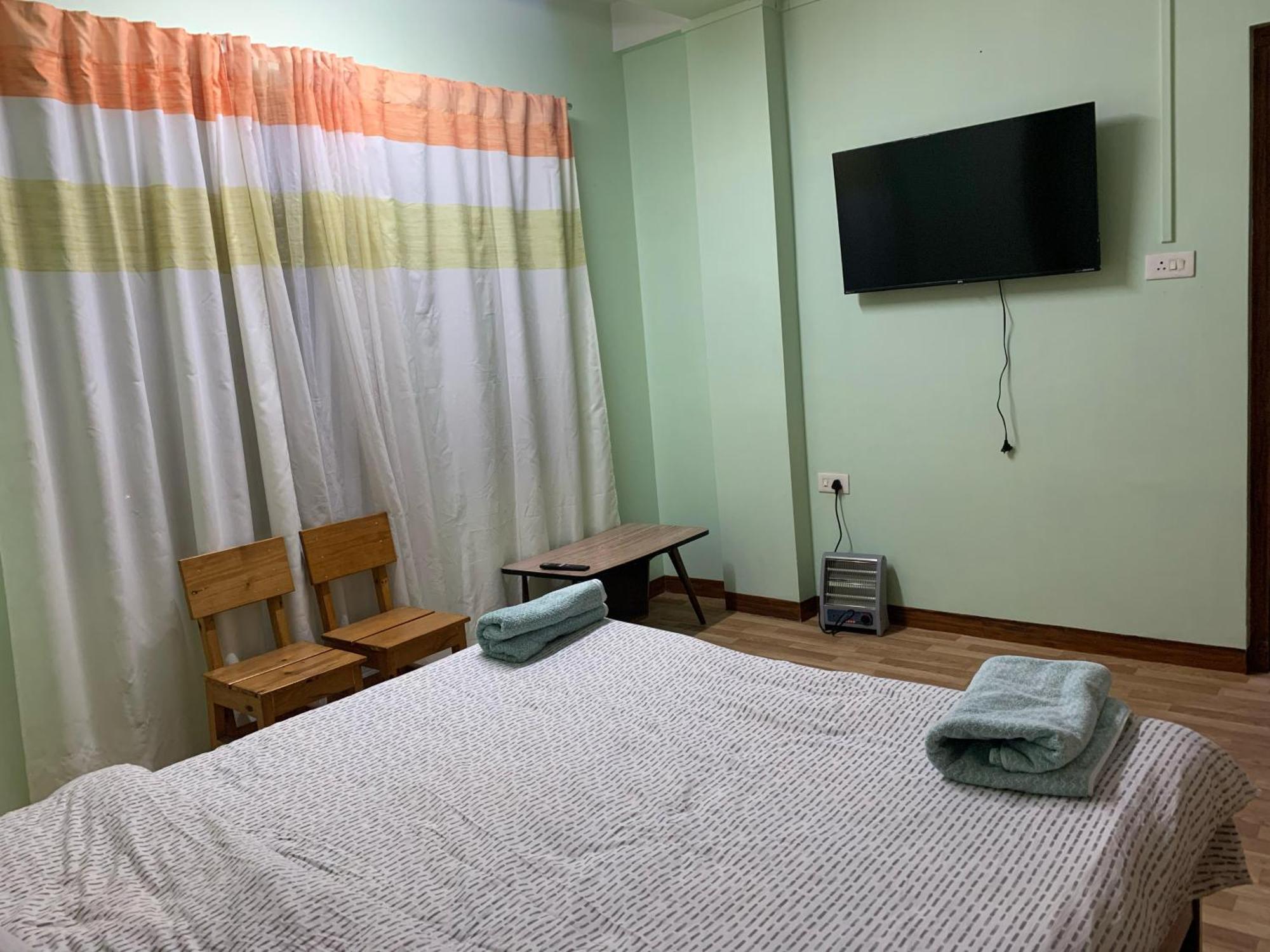 شيلونغ Cafe Sola Bnb الغرفة الصورة
