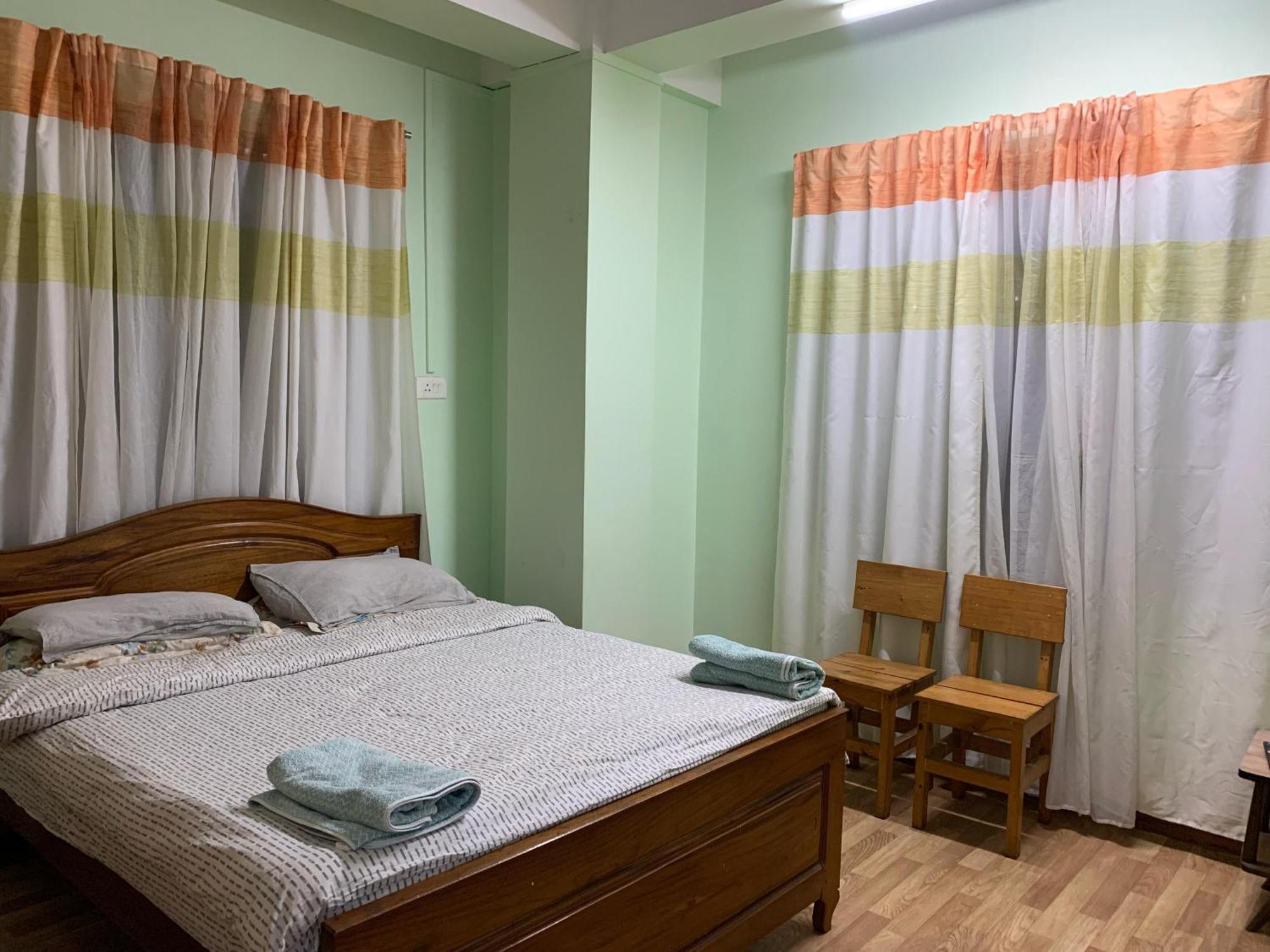 شيلونغ Cafe Sola Bnb الغرفة الصورة
